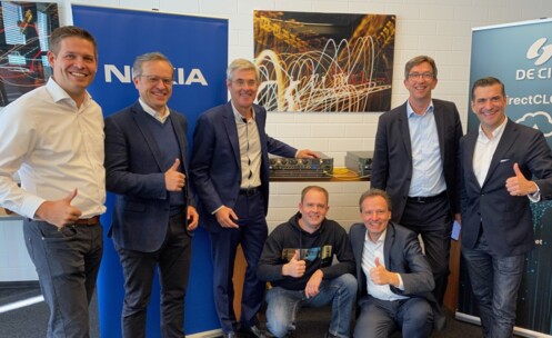 Nokia and DE-CIX teams celebrate the 800GE implementation