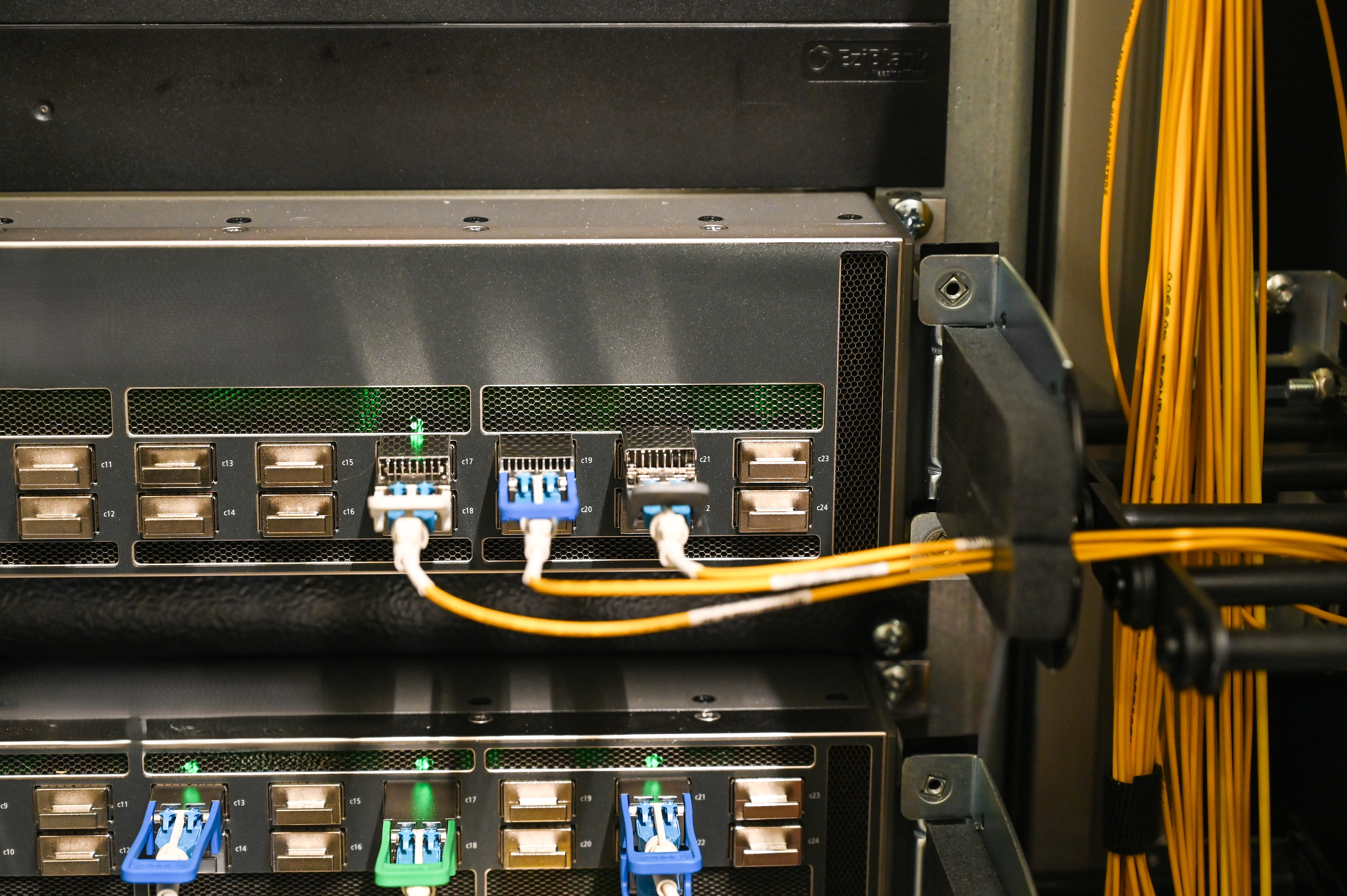 800G-ZR+ Transceiver in Nokia 7750SR-1-24D Service Router 2